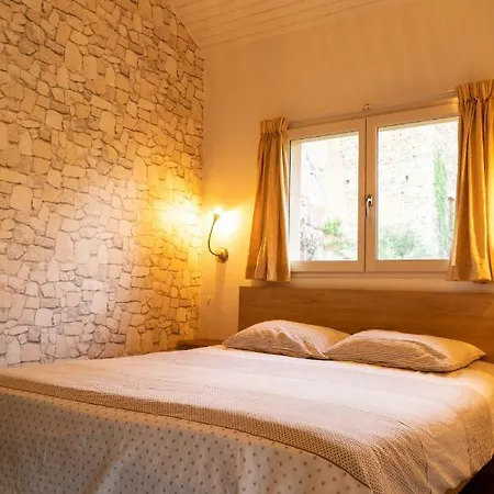 Hotel Gite L'ane Qui Rit